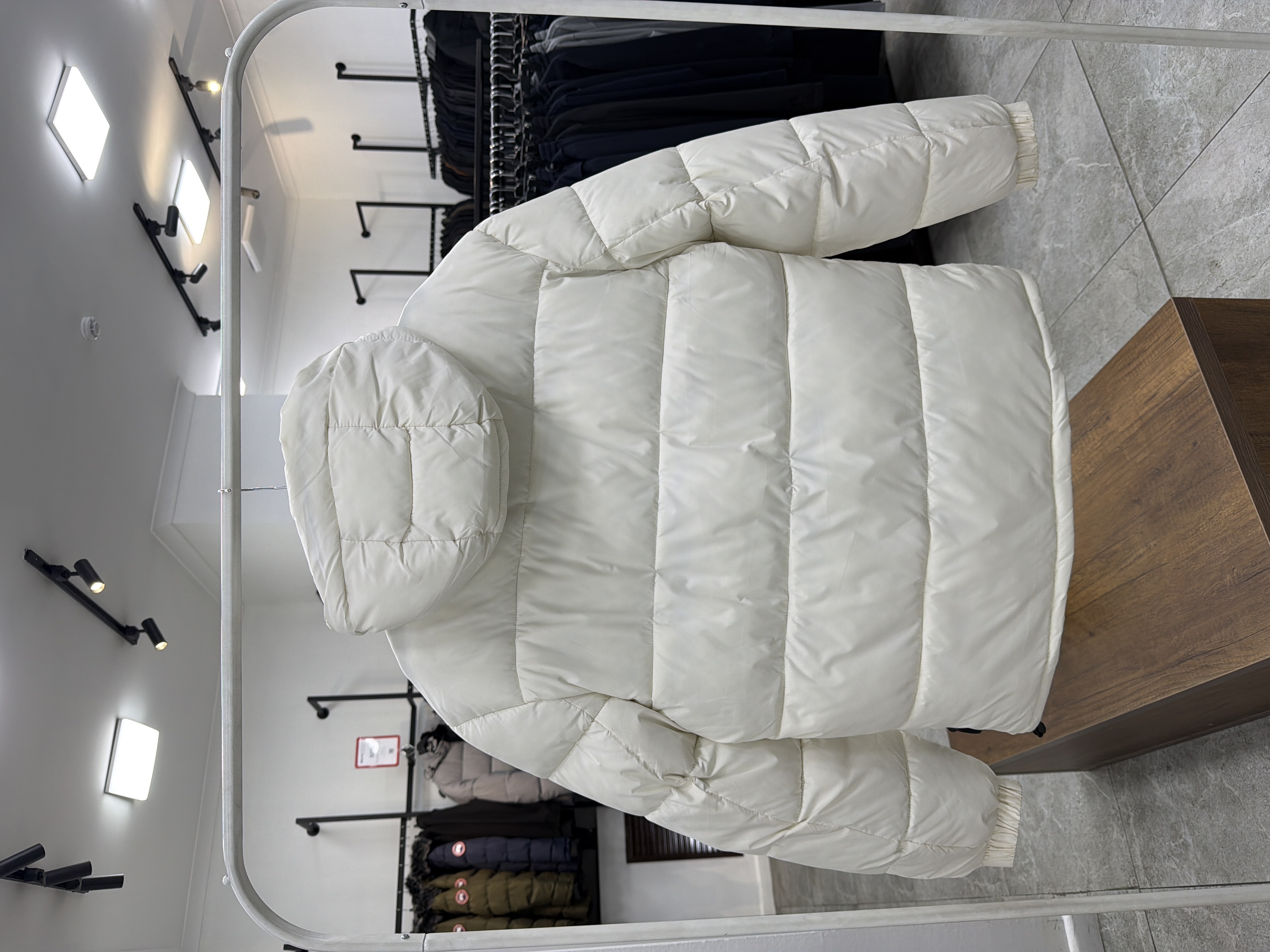 4951 Короткий пуховик Gaisite 5018A / M / белый