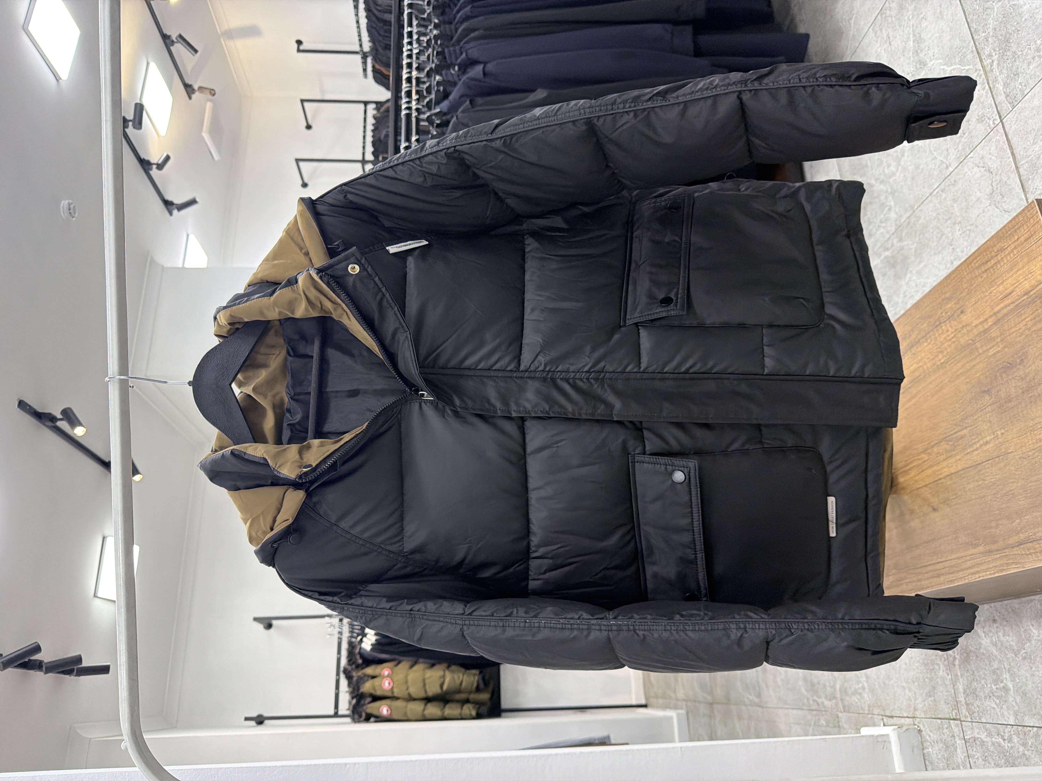 4852 Короткий пуховик No brand 2-301 / 4XL / черный