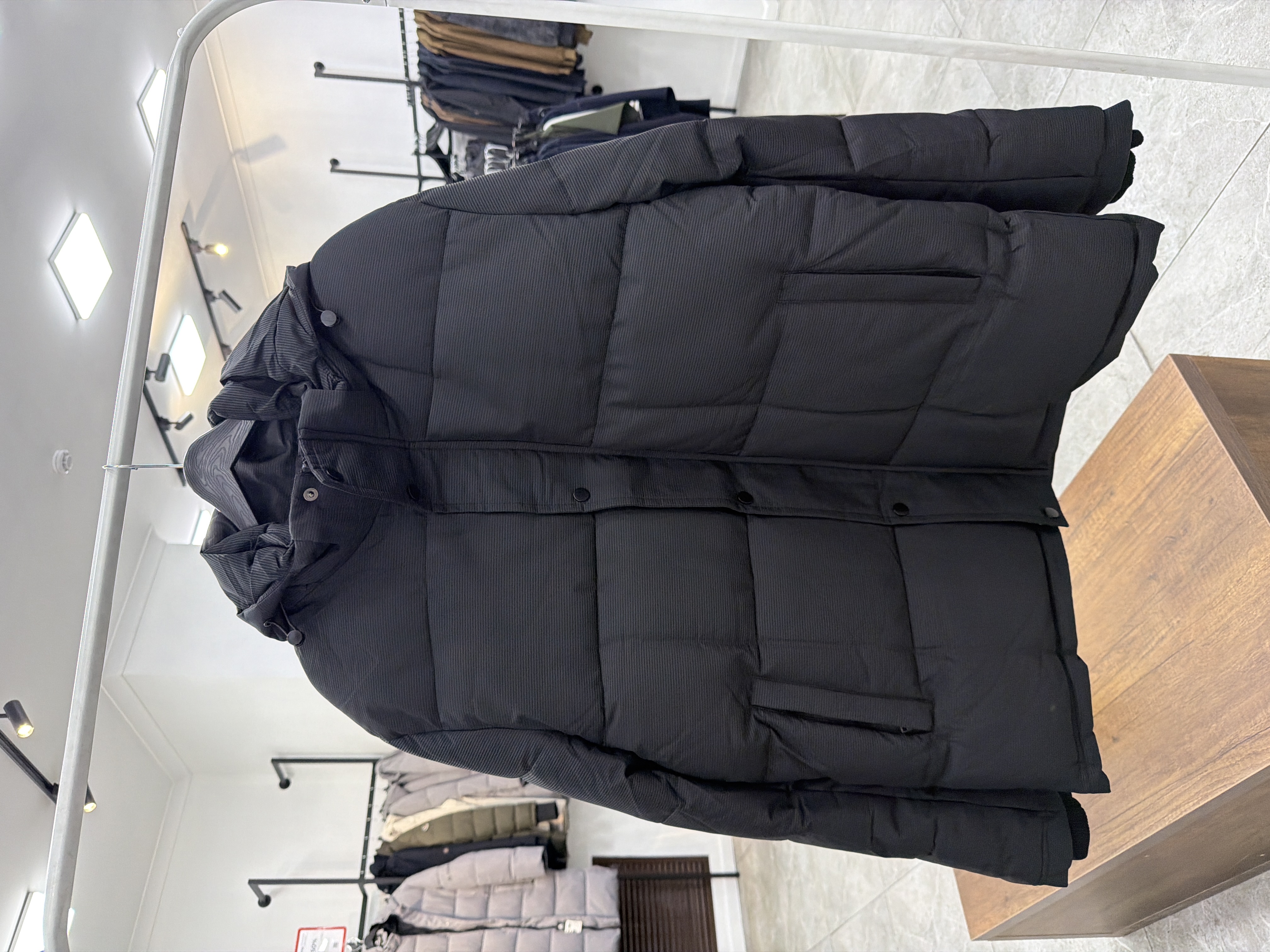 3599 Пуховик No Brand 703 / 3XL / черный