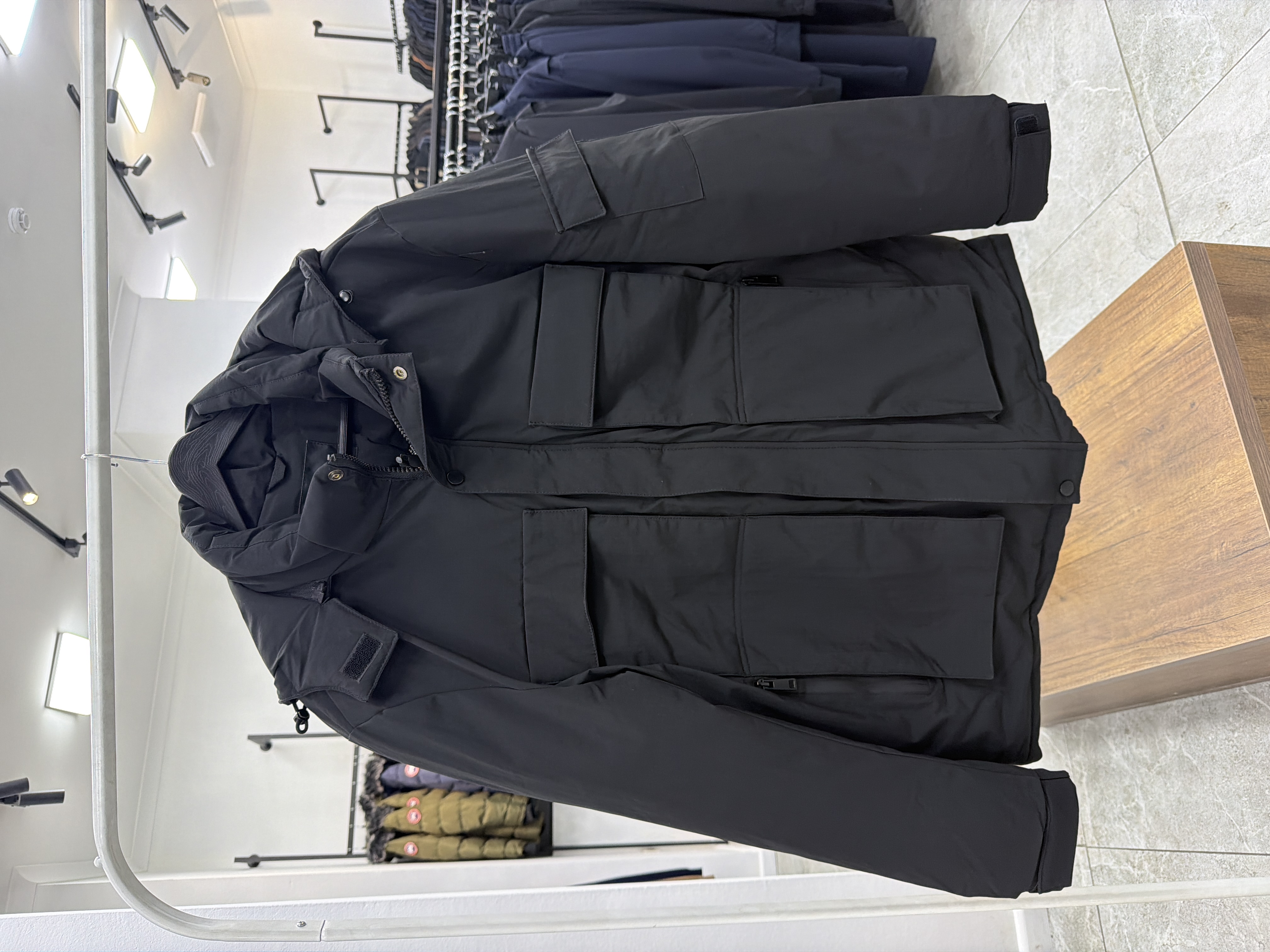 4952 Пуховик с капюшоном Gaisite 9010 / L / черный