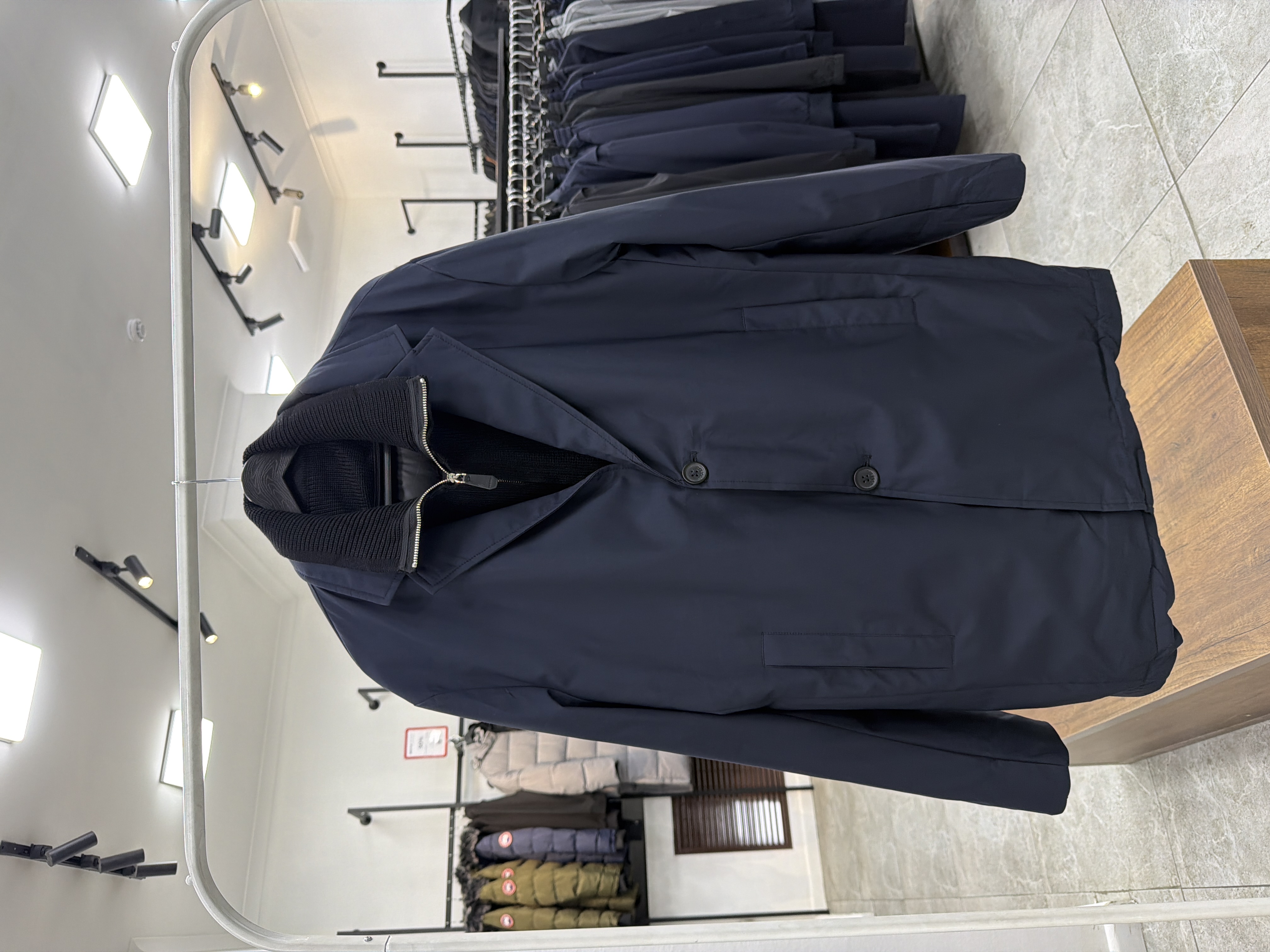 4888 Короткий плащ Codeno 25394 / L / Темно синий