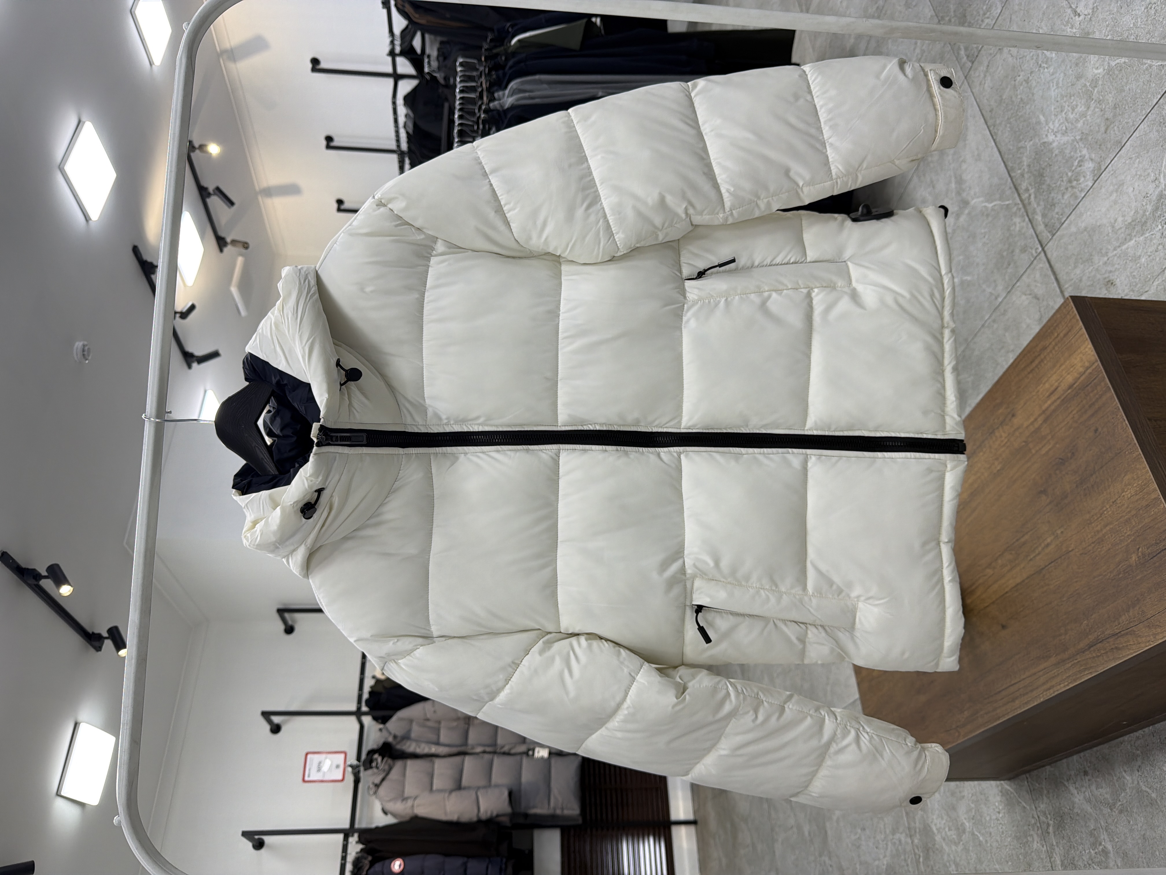 4951 Короткий пуховик Gaisite 5018A / M / белый