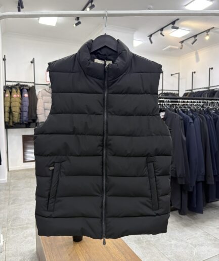 4998 Безрукавка-пуховик Brunello Cucenelli  5363 / 48 / черный