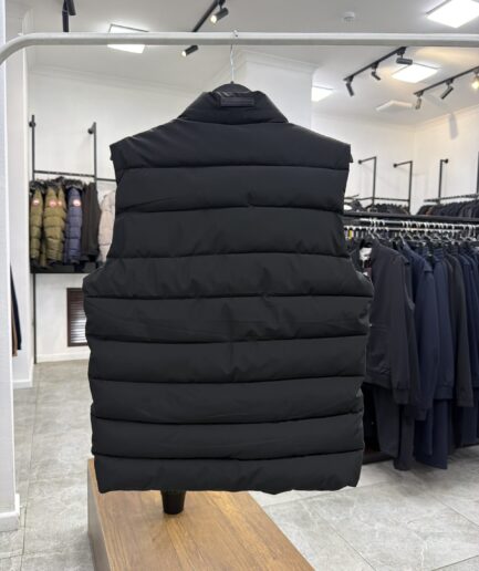 4998 Безрукавка-пуховик Brunello Cucenelli  5363 / 48 / черный