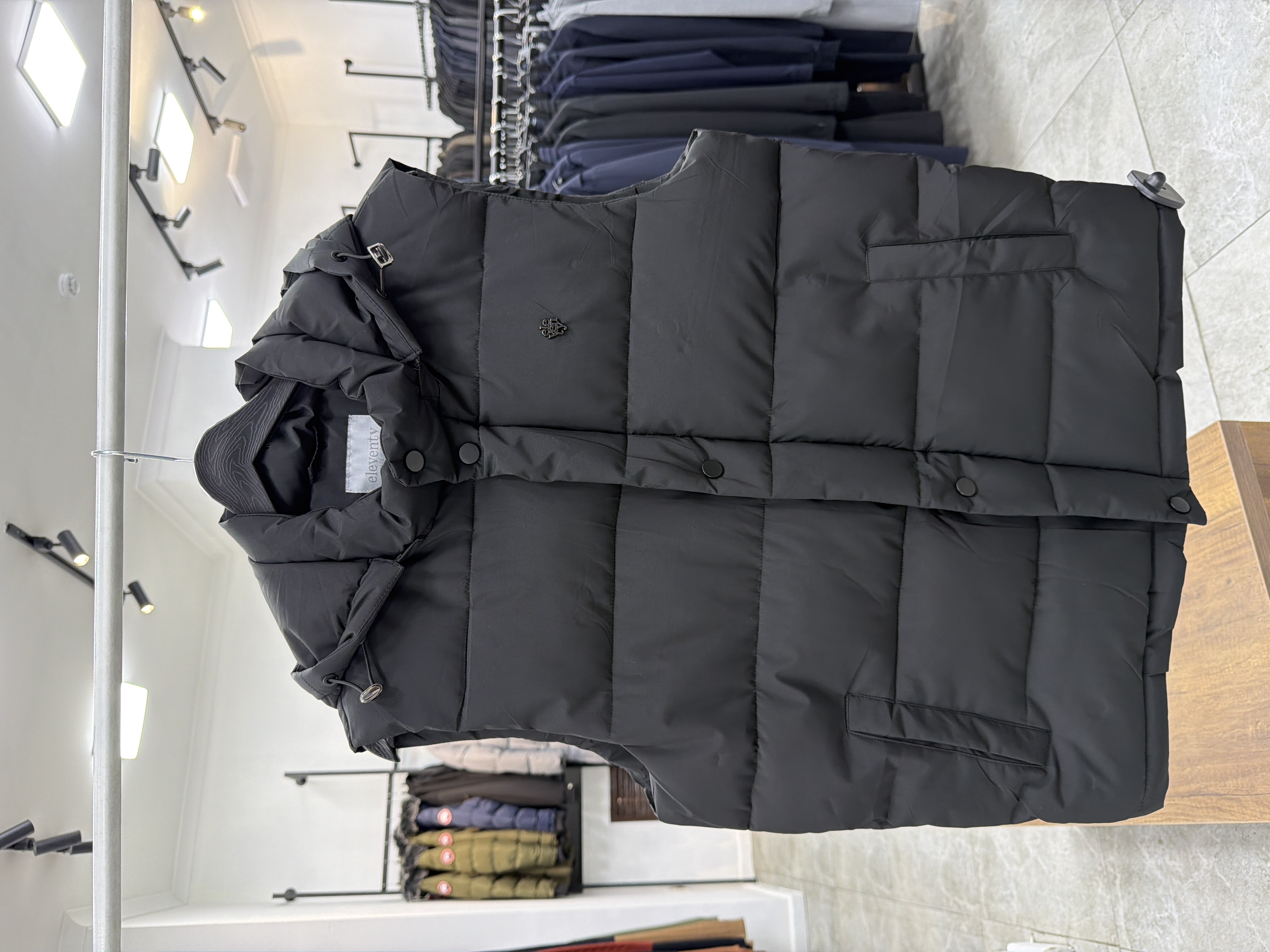 5000 Безрукавка-пуховик Eleventy 5380 / 54 / черный