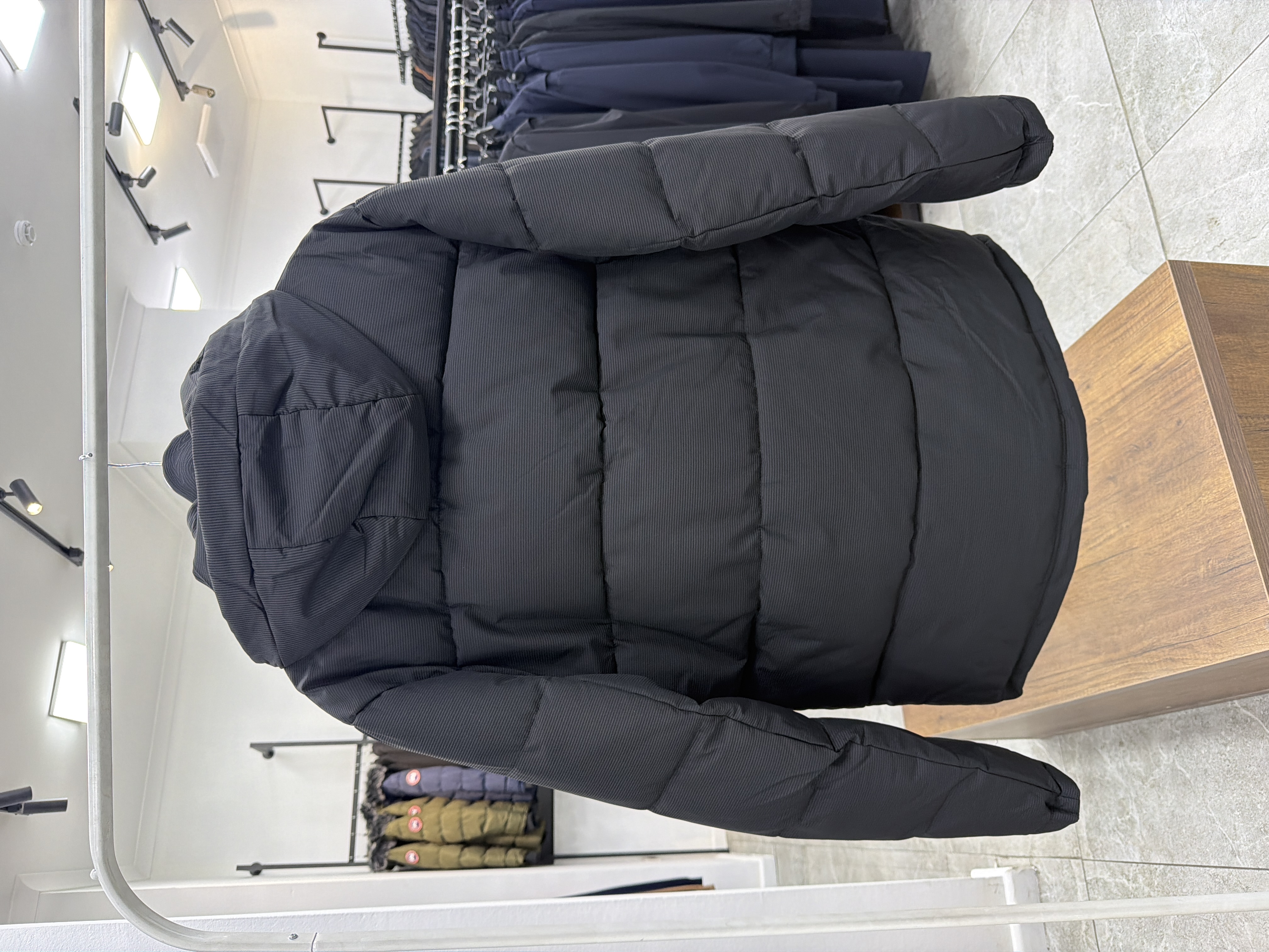 3599 Пуховик No Brand 703 / 3XL / черный