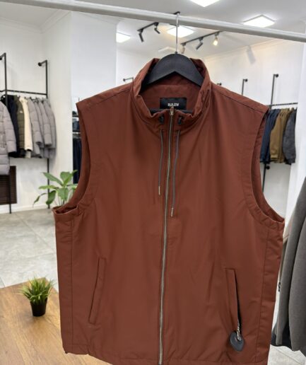 4735 Тонкая безрукавка Gaisite 7156 / 3XL / коричневый